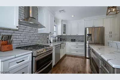 30 Corvair Pl, Wayne, NJ 07470 - Photo 8