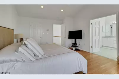 211 Warbler Dr, Wayne, NJ 07470 - Photo 28