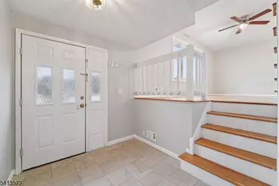 32 Waverly Dr, Edison, NJ 08817 - Photo 4