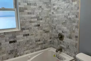 12A Gramercy Gdns, Middlesex, NJ 08846 - Photo 2