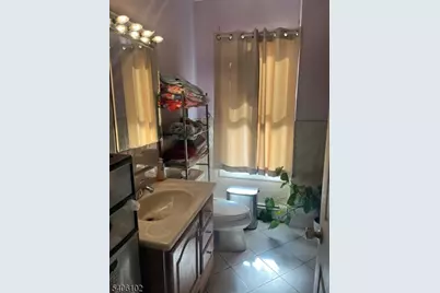 8 Zabriskie St, Haledon, NJ 07508 - Photo 6