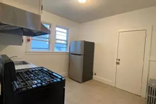 1031 Kilsyth Rd, Elizabeth, NJ 07208 - Photo 4