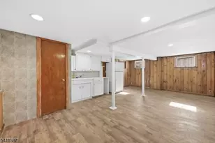 693 N 8th St, Newark, NJ 07107 - Photo 14