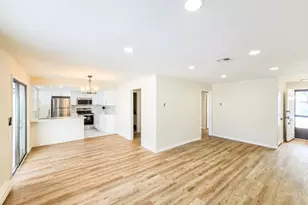 149B Maclura Plaza, Monroe Township, NJ 08831 - Photo 4