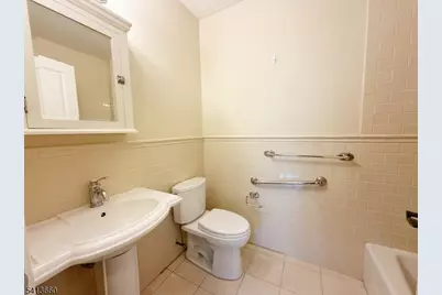 33 Forest Ave #1E, Hawthorne, NJ 07506 - Photo 8