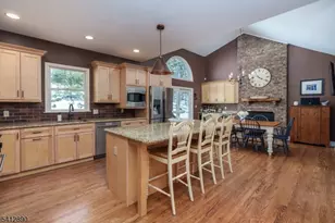 11 Clearwater Dr, Kinnelon, NJ 07405 - Photo 6