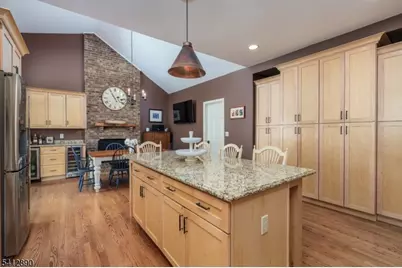 11 Clearwater Dr, Kinnelon, NJ 07405 - Photo 8