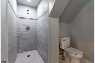 21 Dodd St, East Orange, NJ 07017 - Photo 4