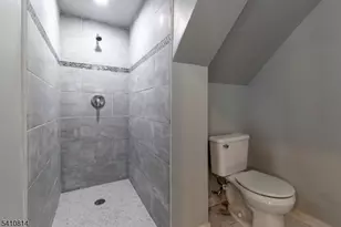 21 Dodd St, East Orange, NJ 07017 - Photo 4