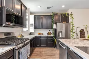 303 Saratoga Ct, Branchburg Township, NJ 08876 - Photo 12