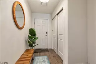 303 Saratoga Ct, Branchburg Township, NJ 08876 - Photo 2