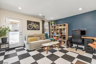 303 Saratoga Ct, Branchburg Township, NJ 08876 - Photo 4