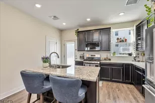 303 Saratoga Ct, Branchburg Township, NJ 08876 - Photo 14