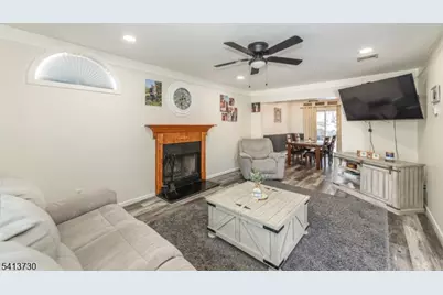 17 Village Dr, Hamburg, NJ 07419 - Photo 2