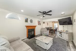 17 Village Dr, Hamburg, NJ 07419 - Photo 2