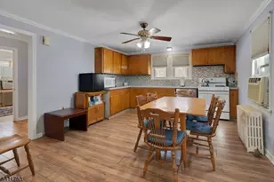 410 Horseneck Rd, Fairfield, NJ 07004 - Photo 24