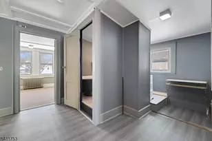 410 Horseneck Rd, Fairfield, NJ 07004 - Photo 32