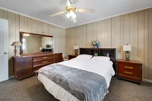 410 Horseneck Rd, Fairfield, NJ 07004 - Photo 28