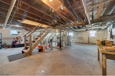 410 Horseneck Rd, Fairfield, NJ 07004 - Photo 10