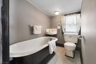 410 Horseneck Rd, Fairfield, NJ 07004 - Photo 36