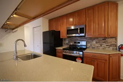 70 Eton Way, Franklin Township, NJ 08873 - Photo 6