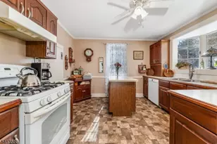 40 Sergeantsville Rd, Raritan Township, NJ 08822 - Photo 12