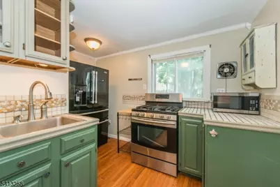 37 Embury Pl, Parsippany, NJ 07878 - Photo 6