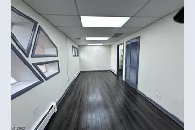 107 Stuyvesant Ave, Lyndhurst Township, NJ 07071 - Photo 4