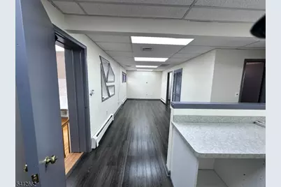 107 Stuyvesant Ave, Lyndhurst Township, NJ 07071 - Photo 6