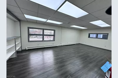 107 Stuyvesant Ave, Lyndhurst Township, NJ 07071 - Photo 4