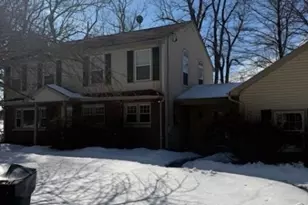 5 Linabury Ln, Chester, NJ 07930 - Photo 2
