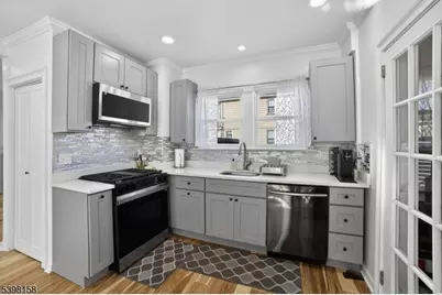 121 Myrtle St, Roselle, NJ 07203 - Photo 12