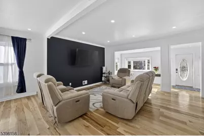 121 Myrtle St, Roselle, NJ 07203 - Photo 8