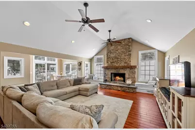 18 Valhalla Rd, Montville Township, NJ 07045 - Photo 12