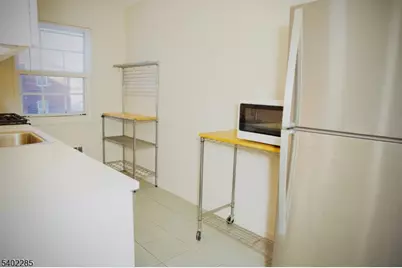 33B W Roselle Ave #B, Roselle Park, NJ 07204 - Photo 10