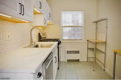 33B W Roselle Ave #B, Roselle Park, NJ 07204 - Photo 8