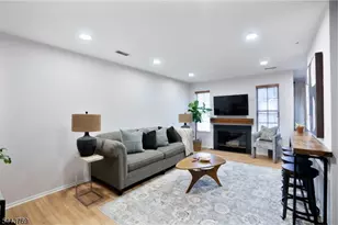 8 Springholm Dr Ondo, Berkeley Heights Township, NJ 07922 - Photo 2