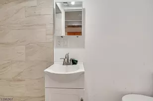 257 Woodlawn Ave, Jersey City, NJ 07305 - Photo 18