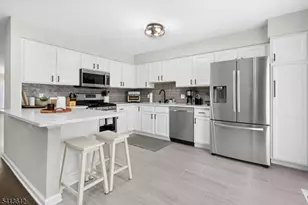 5 Winters Ct, Clark Township, NJ 07066 - Photo 6