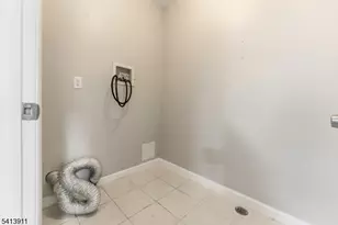 18 E Kinney St, Newark, NJ 07102 - Photo 14