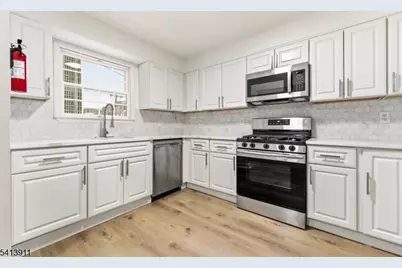 18 E Kinney St, Newark, NJ 07102 - Photo 4