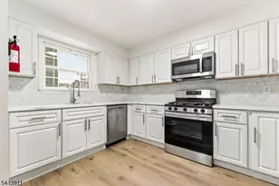 18 E Kinney St, Newark, NJ 07102 - Photo 4