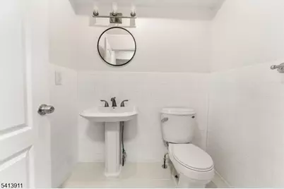 18 E Kinney St, Newark, NJ 07102 - Photo 8