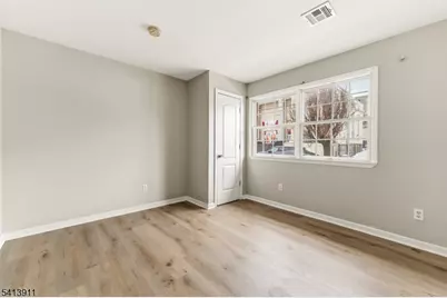 18 E Kinney St, Newark, NJ 07102 - Photo 10