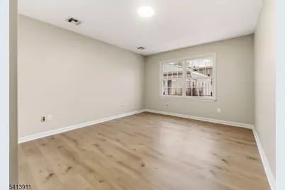 18 E Kinney St, Newark, NJ 07102 - Photo 12