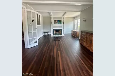 106 Clarendon Pl, Hackensack, NJ 07601 - Photo 8