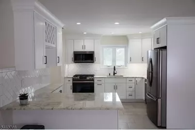 711 Brooklyn Ave, Raritan, NJ 08869 - Photo 10