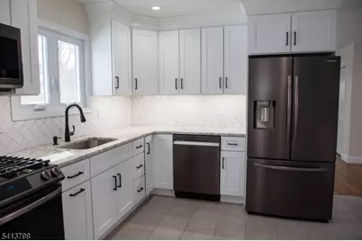 711 Brooklyn Ave, Raritan, NJ 08869 - Photo 8