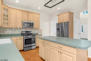 205 Hogan Ct, Bethlehem Township, NJ 08802 - Photo 14