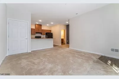 101 Altra Road, Raritan Township, NJ 08822 - Photo 4